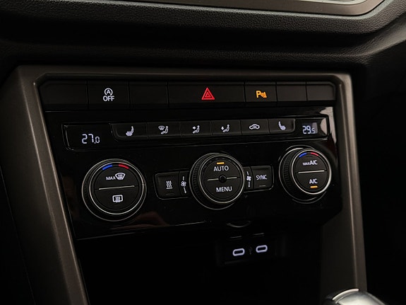 Volkswagen T-Roc 22 of 30