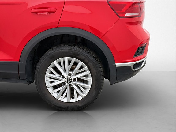 Volkswagen T-Roc 28 of 30