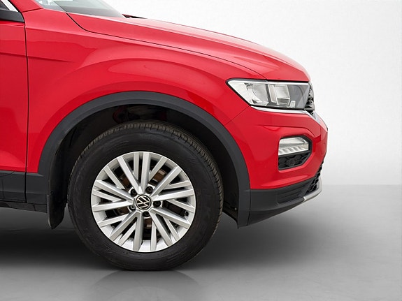 Volkswagen T-Roc 30 of 30