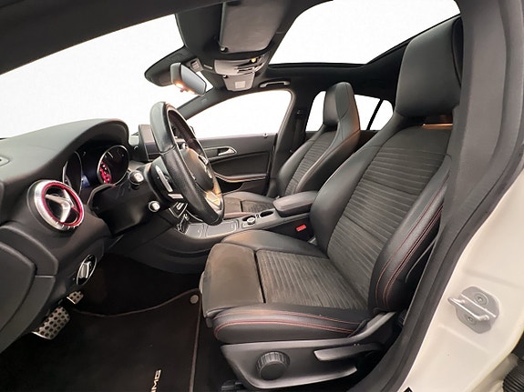 Mercedes-Benz CLA250 9 of 30