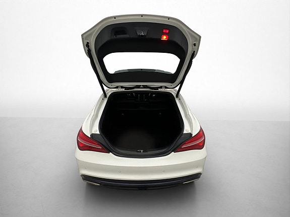 Mercedes-Benz CLA250 8 of 30