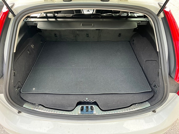 Volvo V60 10 of 19