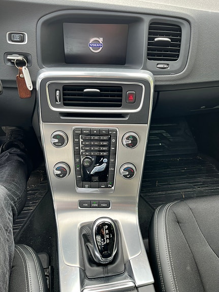 Volvo V60 11 of 19