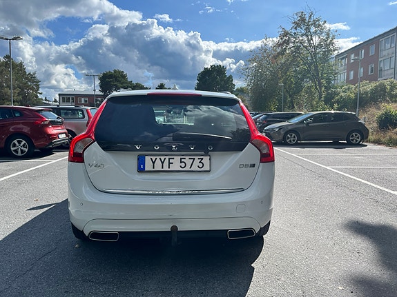 Volvo V60 4 of 19