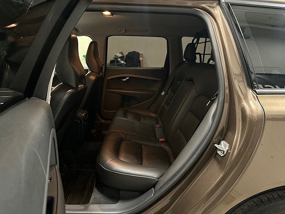 Volvo V70 11 of 18