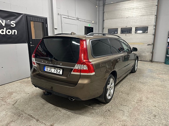 Volvo V70 4 of 18