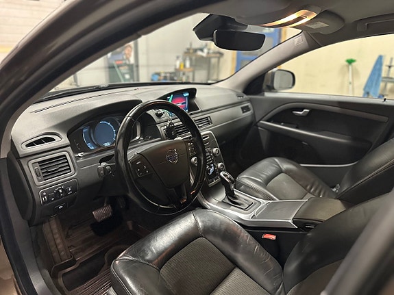 Volvo V70 8 of 18