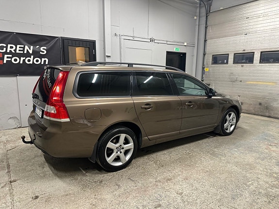 Volvo V70 3 of 18