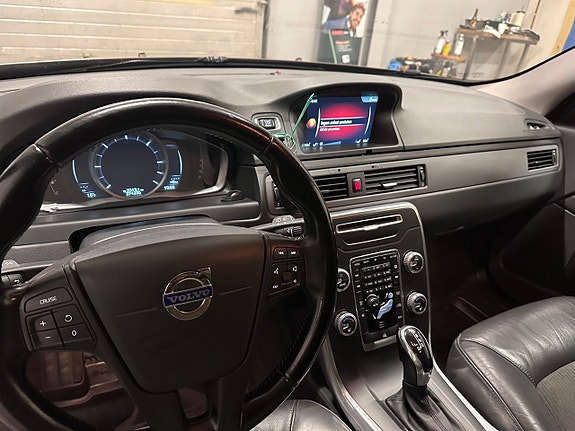 Volvo V70 9 of 18