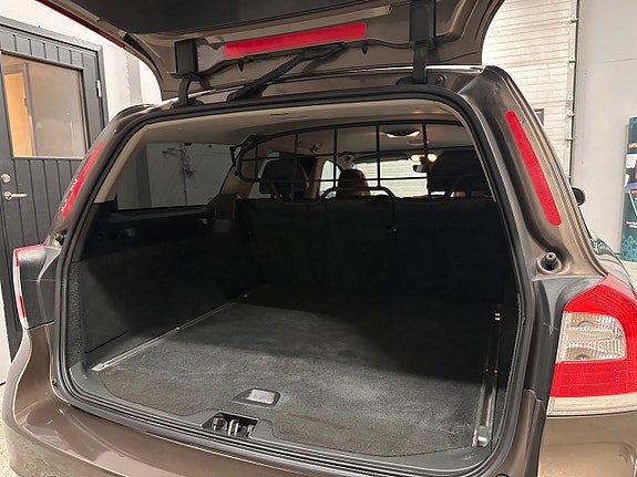 Volvo V70 12 of 18