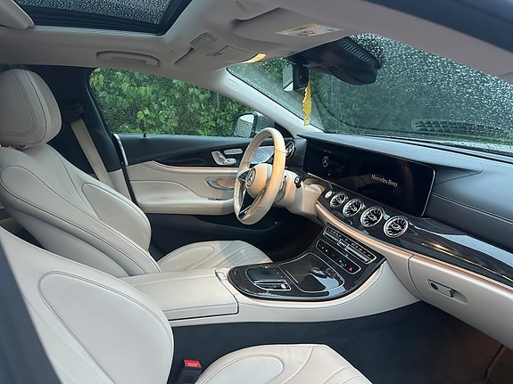 Mercedes-Benz CLS300 d 4 of 6