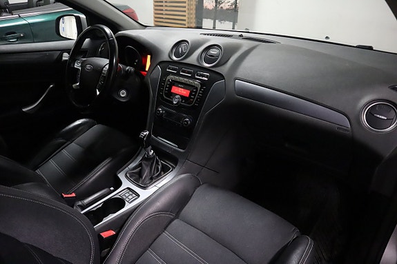 Ford Mondeo 10 of 21