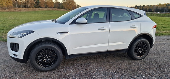 Jaguar E-PACE 3 of 9