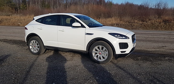 Jaguar E-PACE 6 of 9