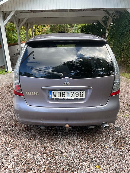 Mitsubishi Grandis 3 of 10