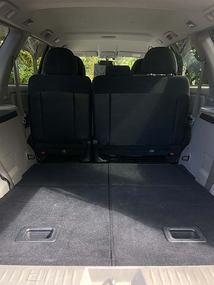 Mitsubishi Grandis 7 of 10