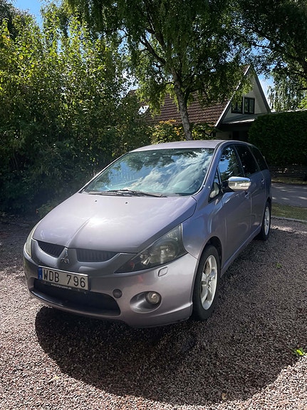 Mitsubishi Grandis 10 of 10