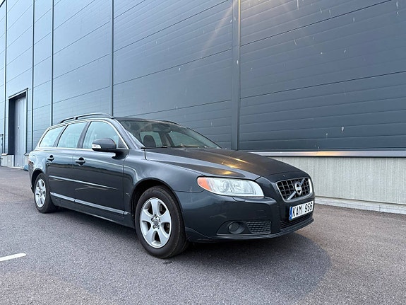 Volvo V70 3 of 9