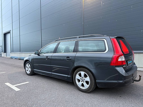 Volvo V70 7 of 9