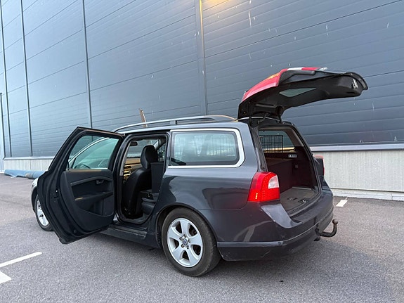 Volvo V70 6 of 9
