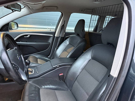 Volvo V70 8 of 9