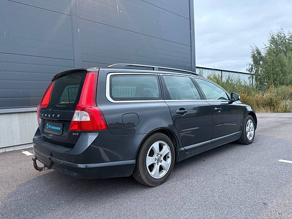 Volvo V70 4 of 9