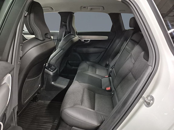Volvo V90 8 of 13