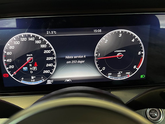 Mercedes-Benz E200 d 10 of 15
