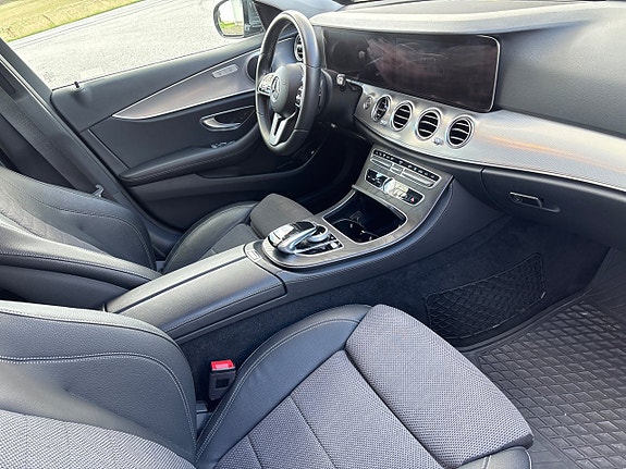 Mercedes-Benz E200 d 3 of 15