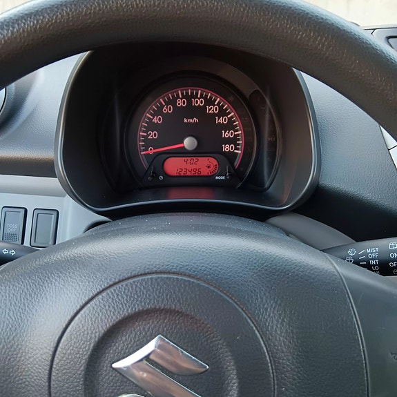 Suzuki Alto 2 of 5