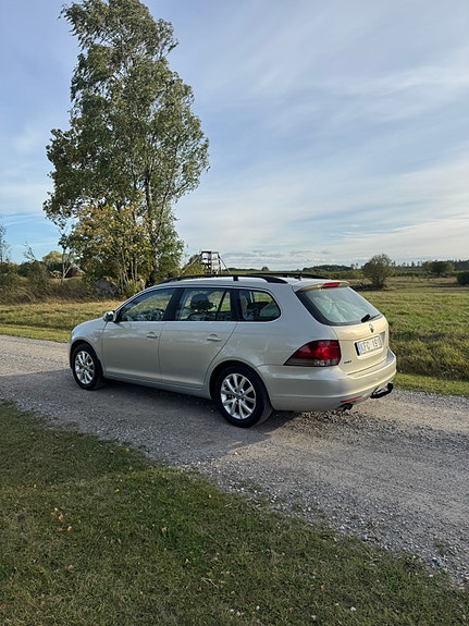 Volkswagen Golf VI 3 of 9