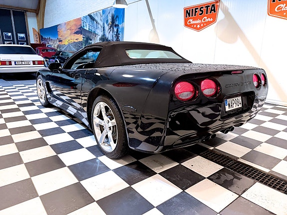 Chevrolet Corvette 15 of 30