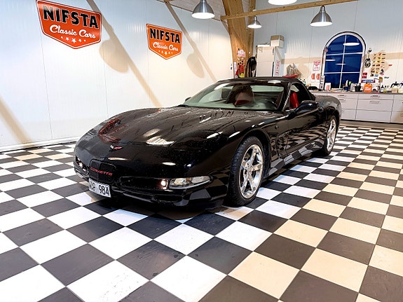 Chevrolet Corvette 3 of 30