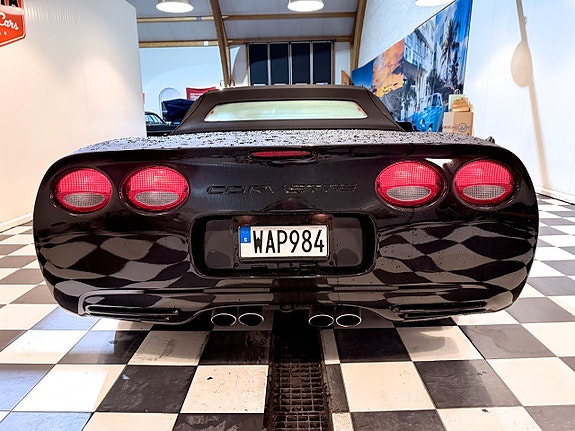 Chevrolet Corvette 14 of 30