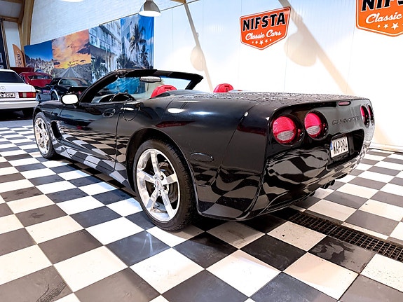 Chevrolet Corvette 20 of 30