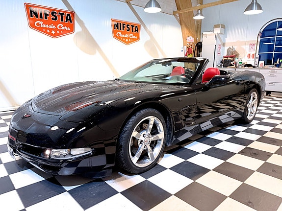 Chevrolet Corvette 4 of 30
