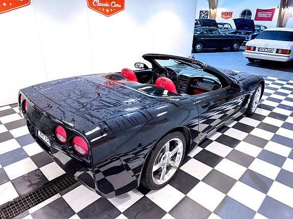 Chevrolet Corvette 17 of 30