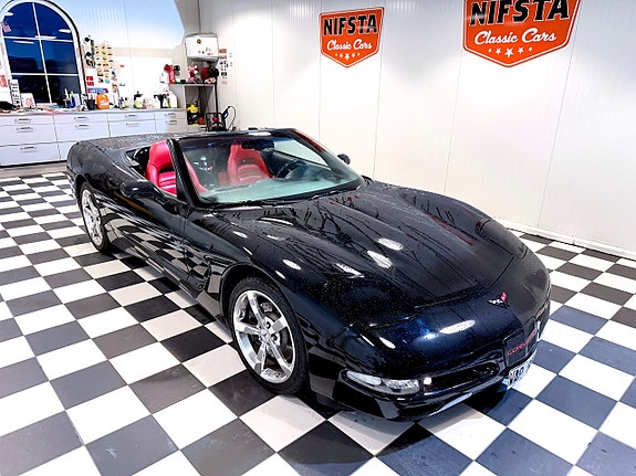 Chevrolet Corvette 9 of 30