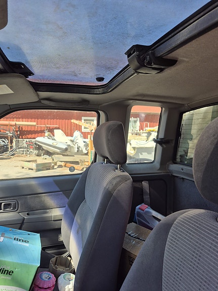 Nissan Navara 2 of 6