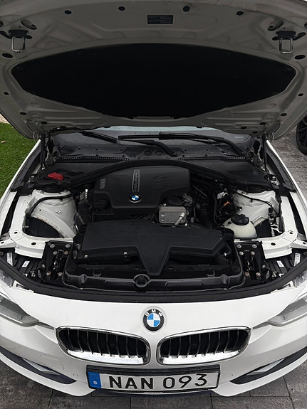 BMW 328i 6 of 8