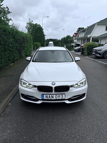 BMW 328i 4 of 8