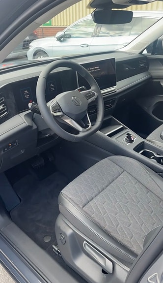 Volkswagen Tiguan 4 of 5