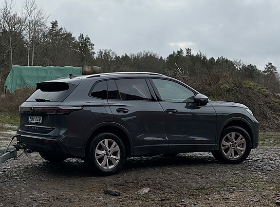 Volkswagen Tiguan 3 of 5