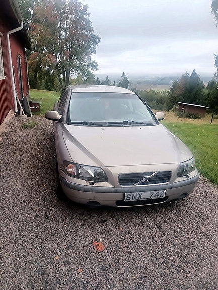Volvo S60 3 of 4
