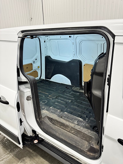 Ford Transit Connect 9 of 12
