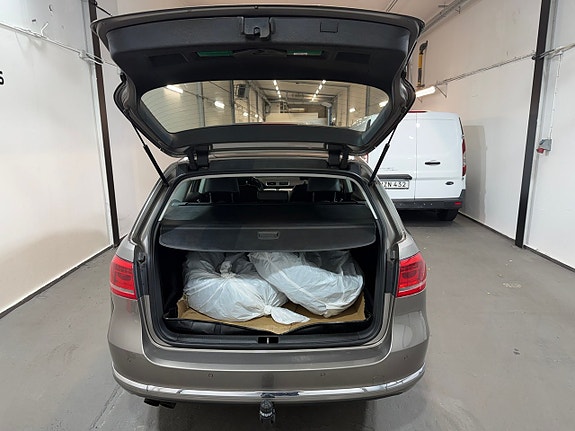 Volkswagen Passat 17 of 23