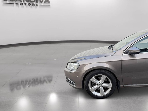 Volkswagen Passat 10 of 23