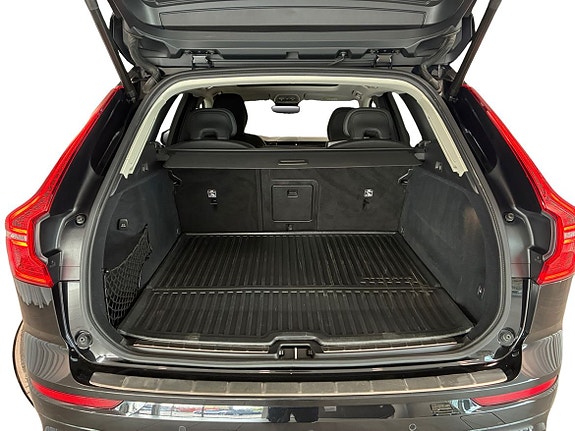 Volvo XC60 13 of 16