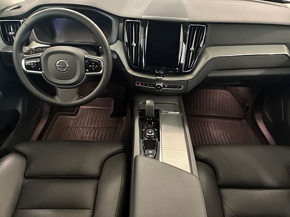 Volvo XC60 5 of 16