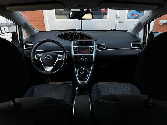 Toyota Verso 12 of 23